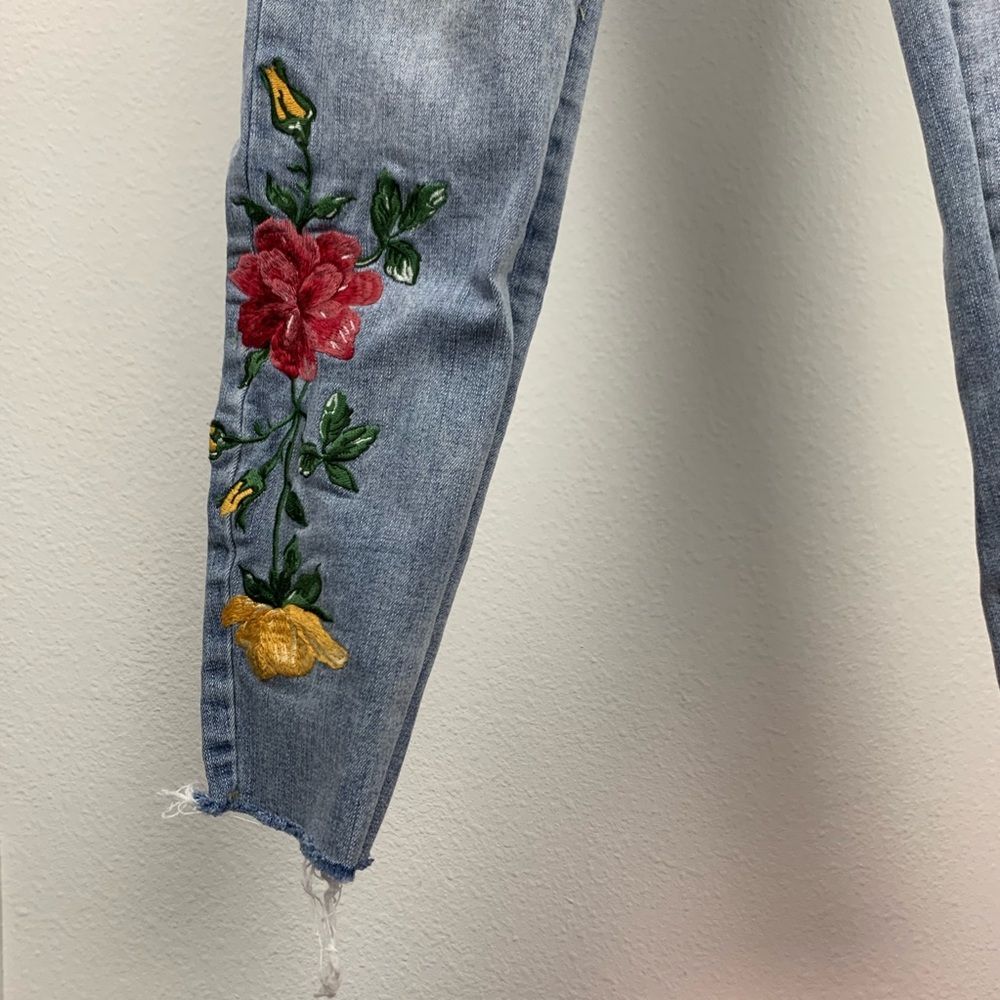 PacSun Floral Embroidered High Rise Ankle Jegging - Picture 6 of 14